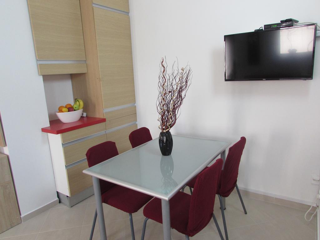Apartmani Viktorija Fazana Exterior photo
