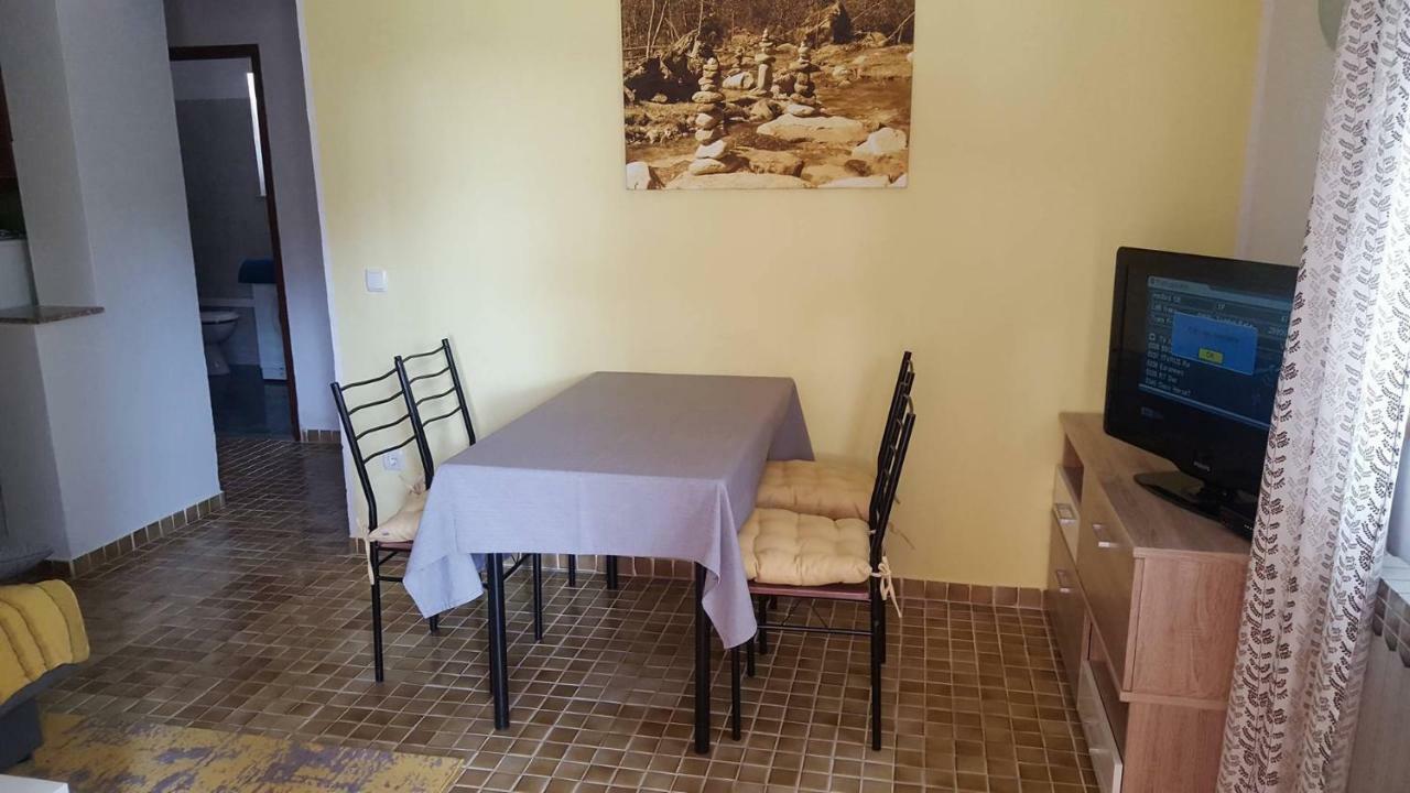Apartmani Viktorija Fazana Exterior photo
